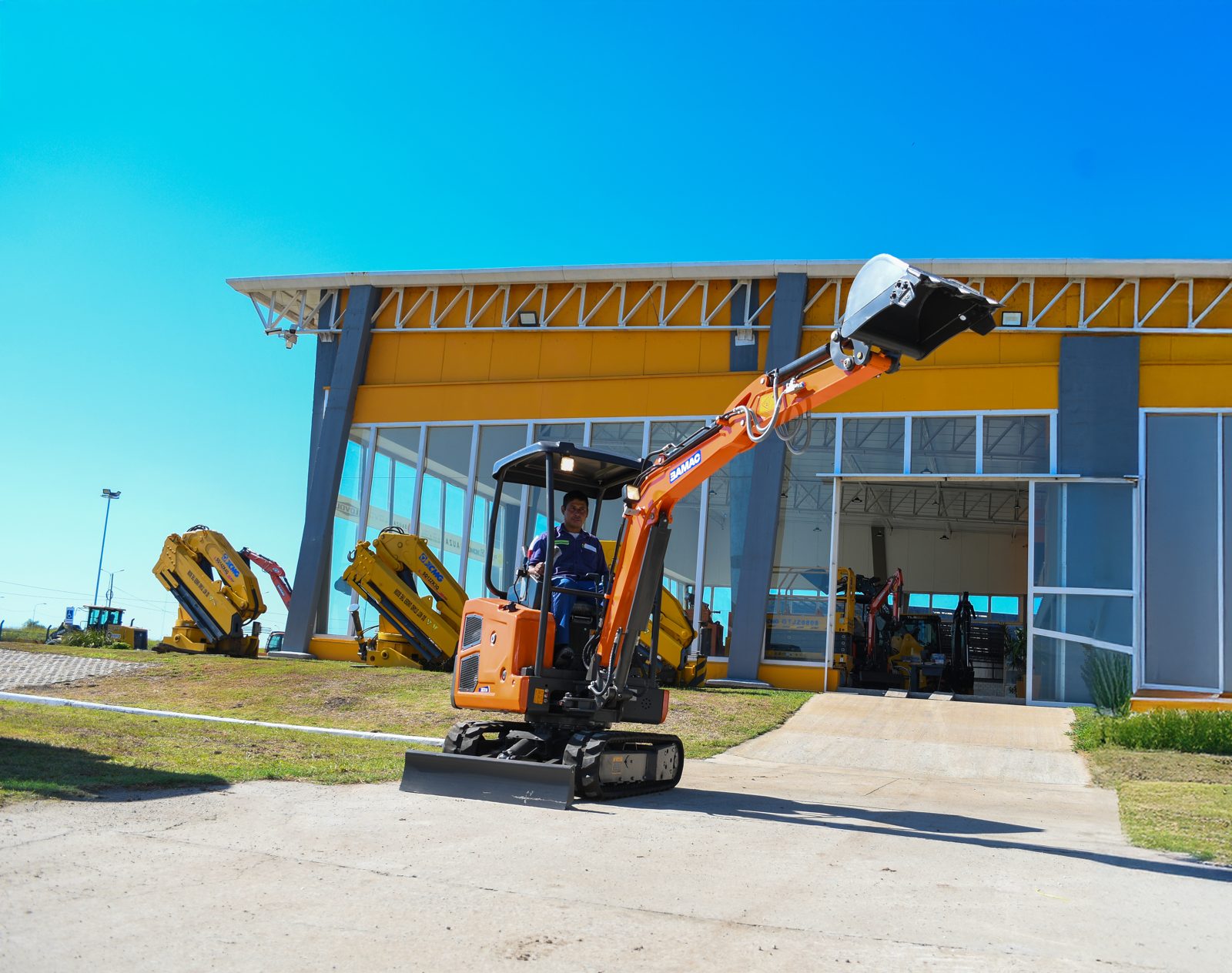 Excavadora BAMAC BEX18