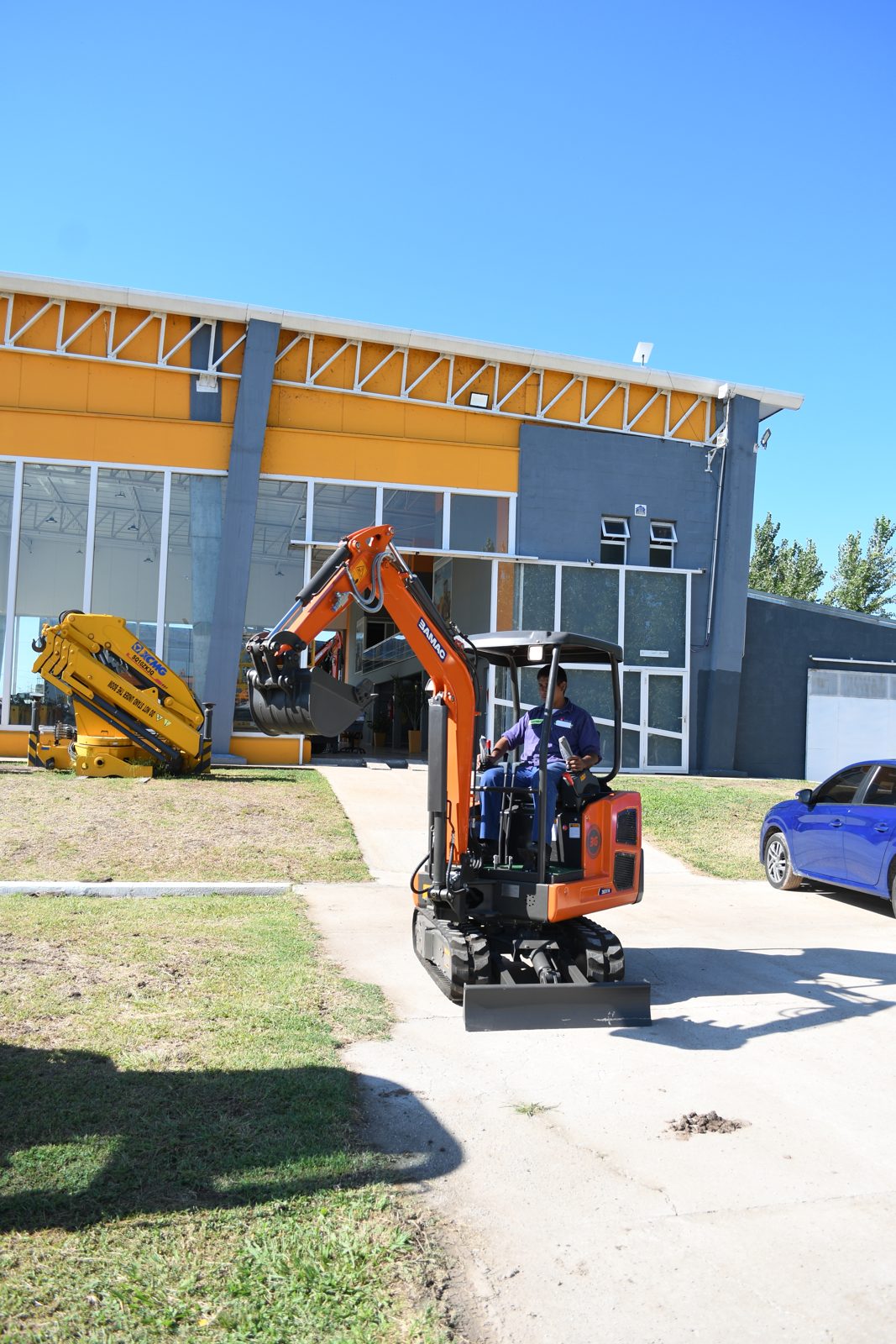 Excavadora BAMAC BEX18 — foto 4