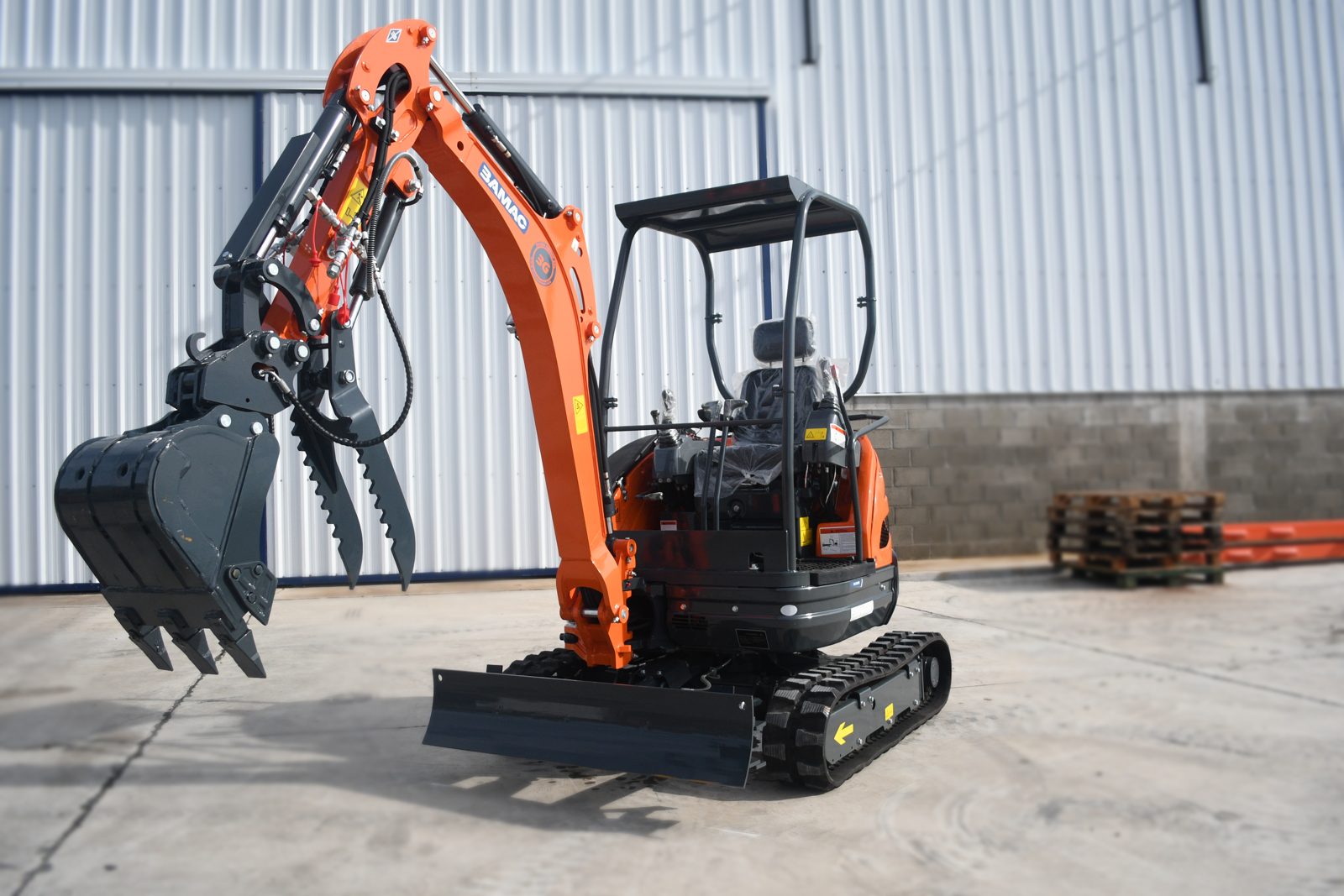 Excavadora BAMAC BEX25SR — foto 2