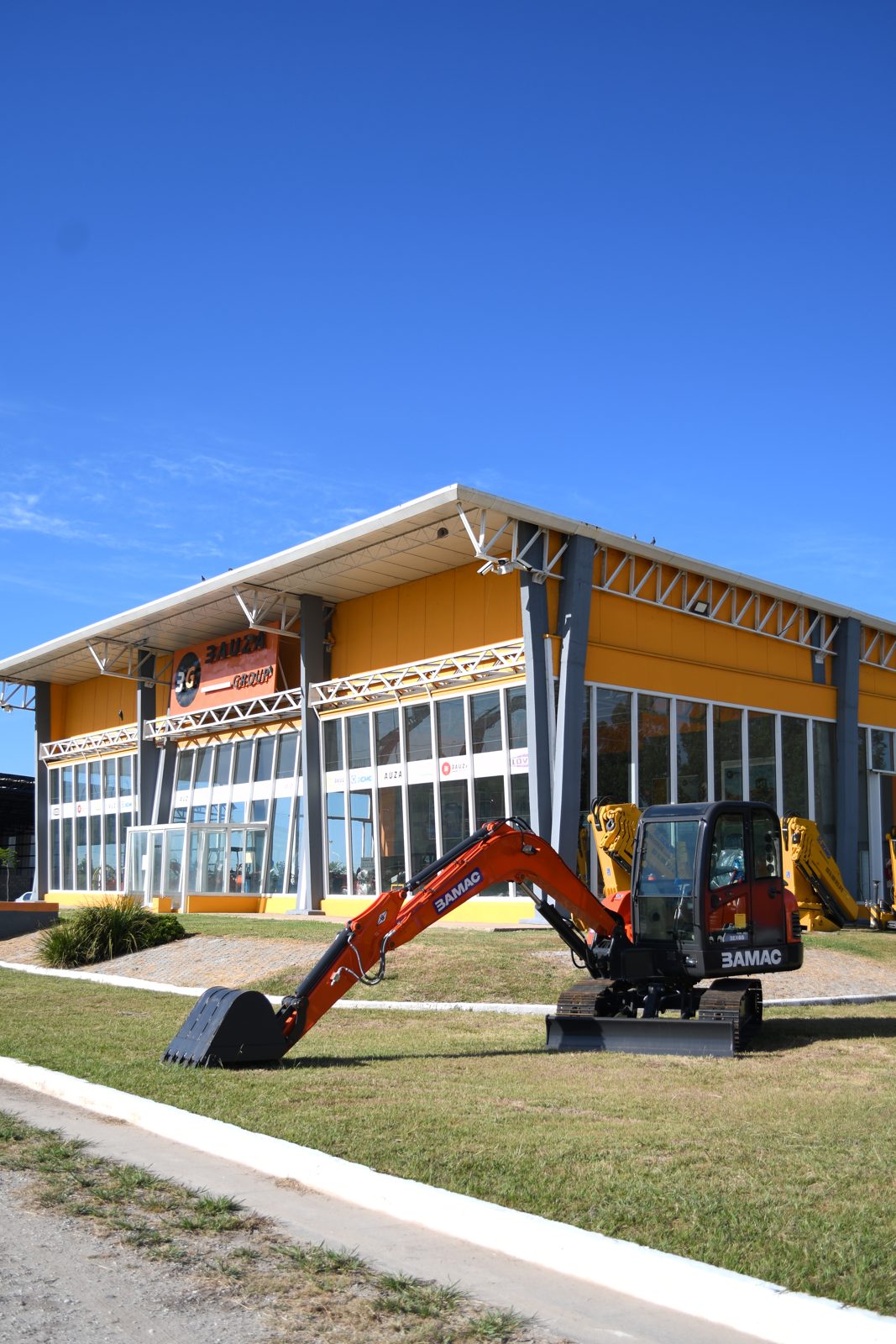 Excavadora BAMAC BEX65