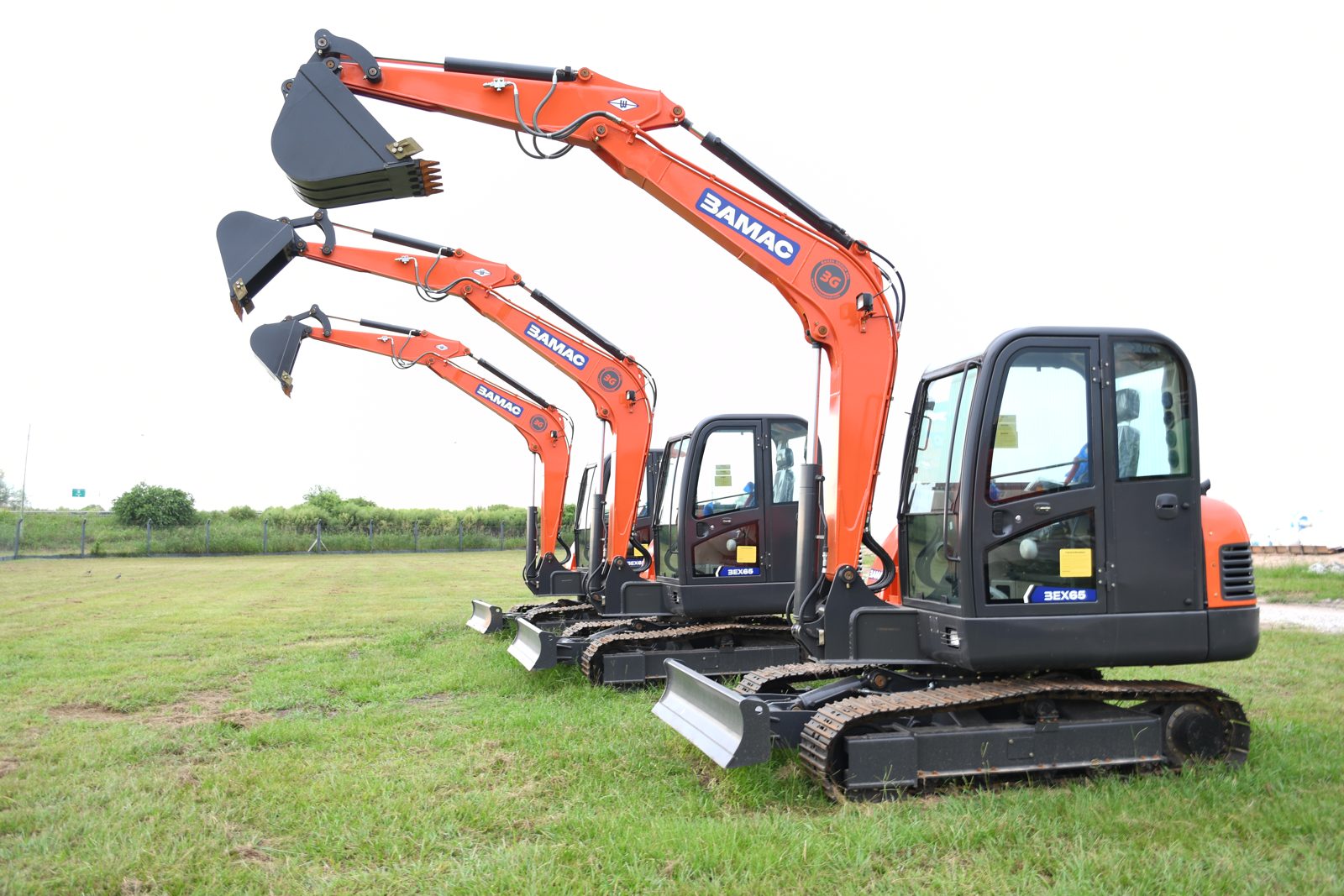 Excavadora BAMAC BEX65 — foto 2