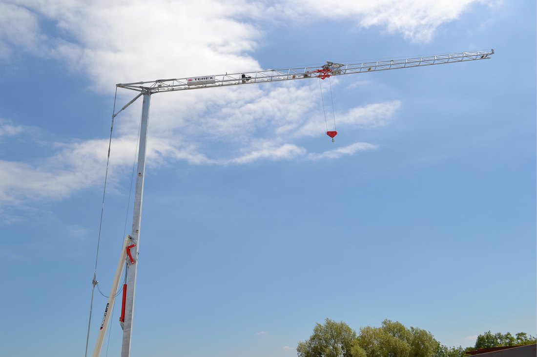 Grúa torre autodesplegable TEREX CBR 21H