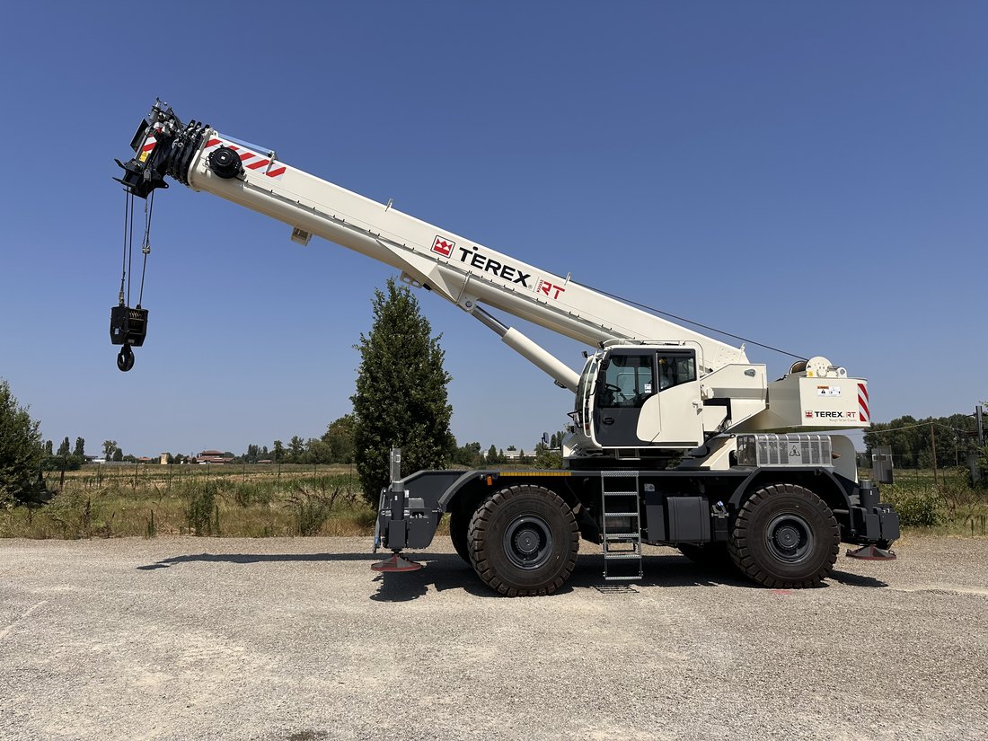 Grúa rough terrain TEREX TRT 60