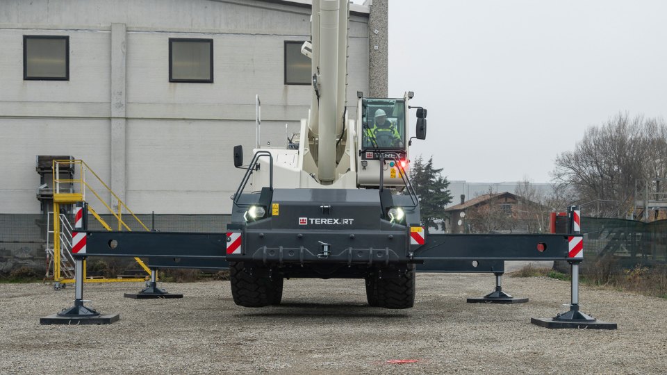 Grúa rough terrain TEREX TRT 70