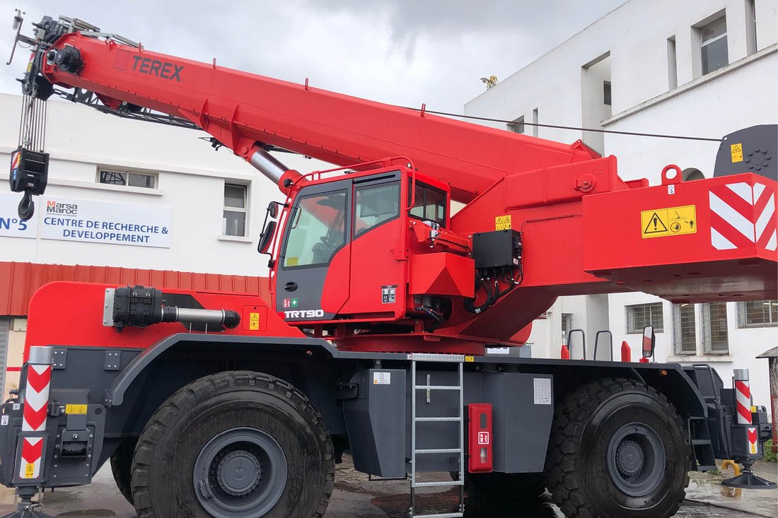 Grúa rough terrain TEREX TRT 90